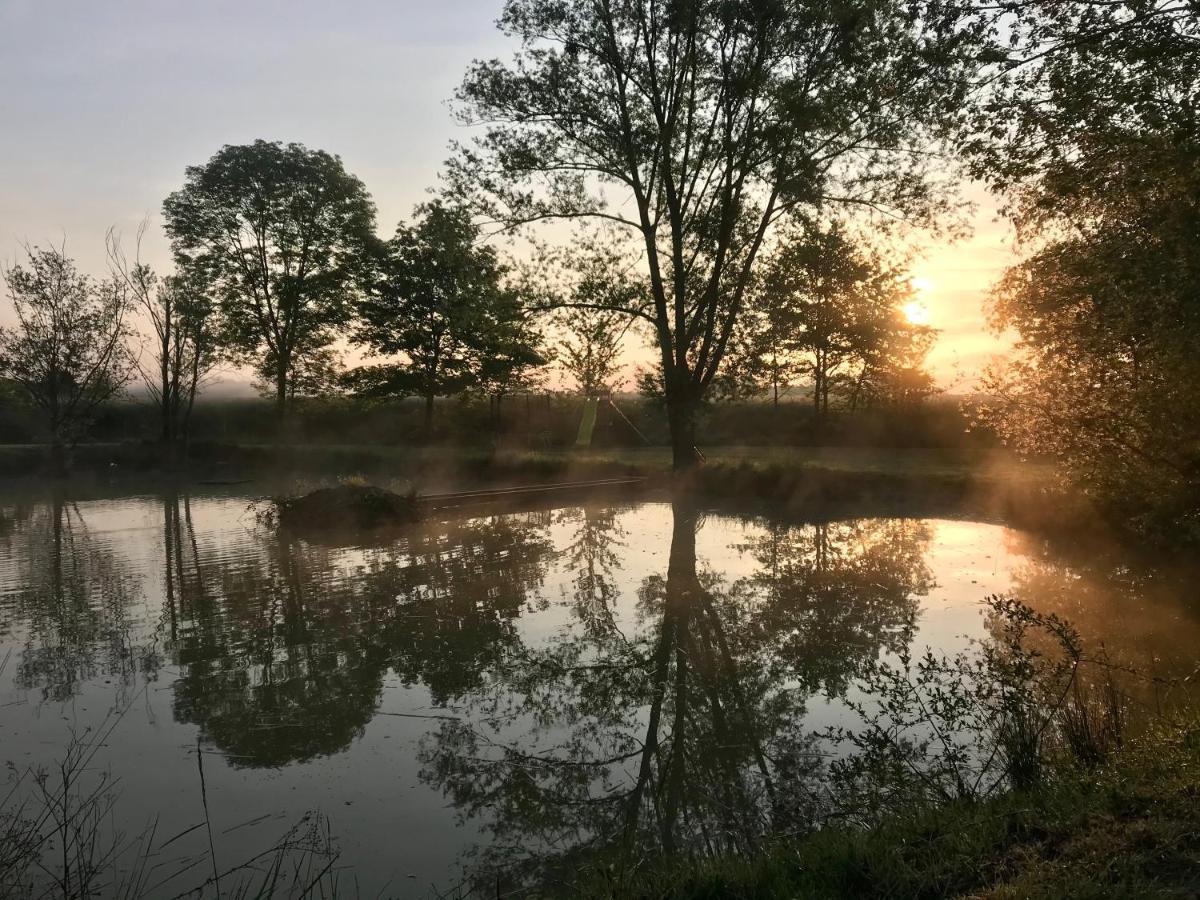 Domaine Des Galinaces Roulotte La Roussette 2-4P Villa Marigny-les-Reullee Dış mekan fotoğraf